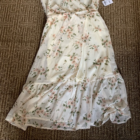 Charlotte Russe Floral Dress - Picture 2 of 2